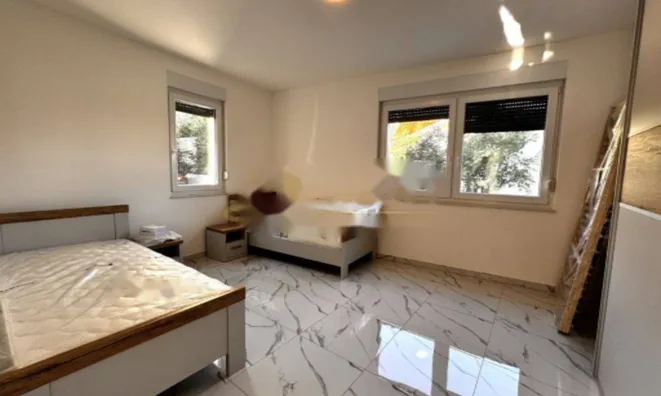 Недвижимость Трехкомнатная квартира Побрие: 6