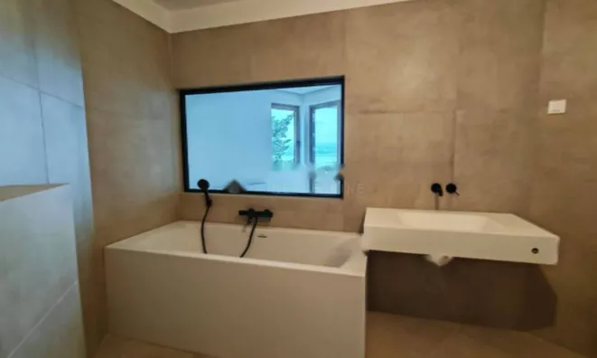 Недвижимость Четырехкомнатная квартира в Центре Опатии: 10