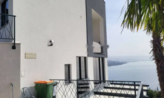 Недвижимость Четырехкомнатная квартира Центр: 44