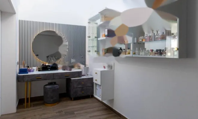 Недвижимость Четырехкомнатная квартира Центр: 49