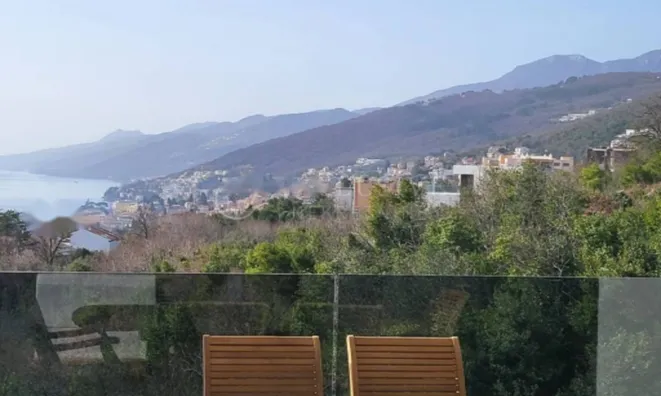 Недвижимость Четырехкомнатная квартира Центр: 55