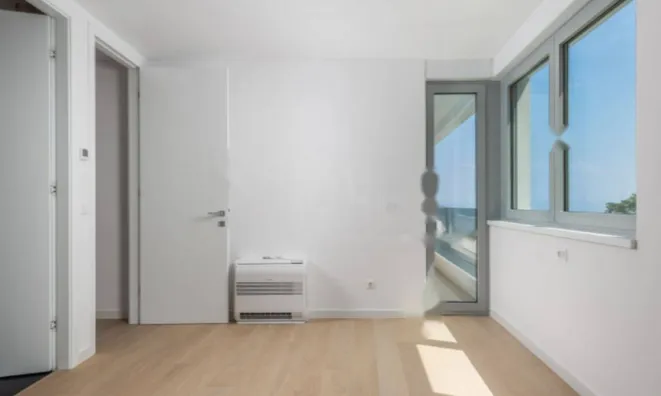 Недвижимость Четырехкомнатная квартира Центр: 17