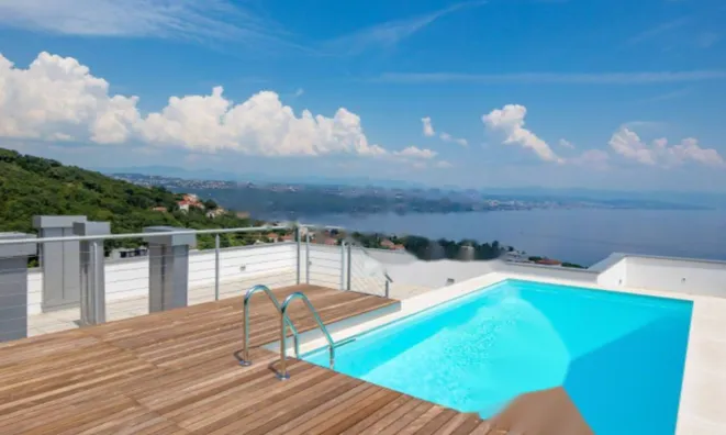 Недвижимость Четырехкомнатная квартира Центр: 25