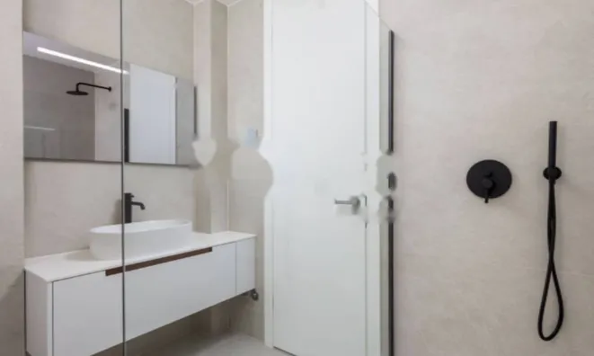 Недвижимость Трёхкомнатная квартира в Центре: 12