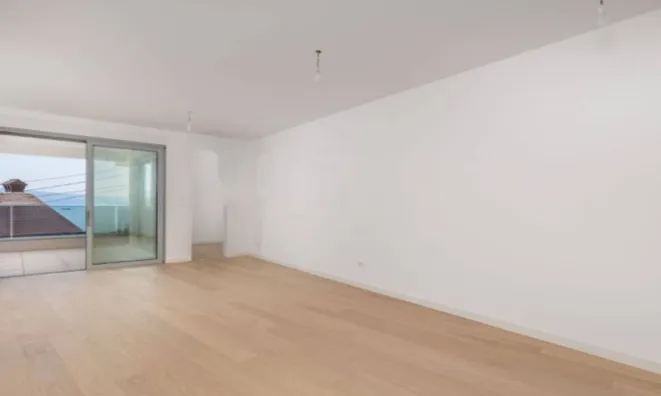 Недвижимость Трехкомнатная квартира Центр: 3