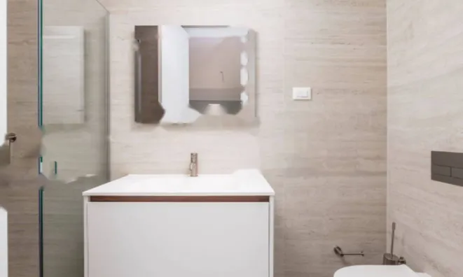 Недвижимость Трехкомнатная квартира Центр: 11