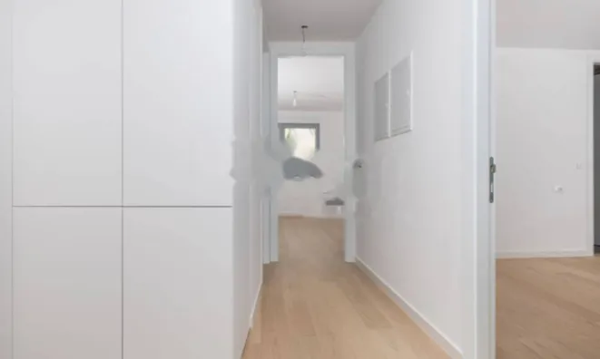 Недвижимость Трёхкомнатная квартира в центре: 8