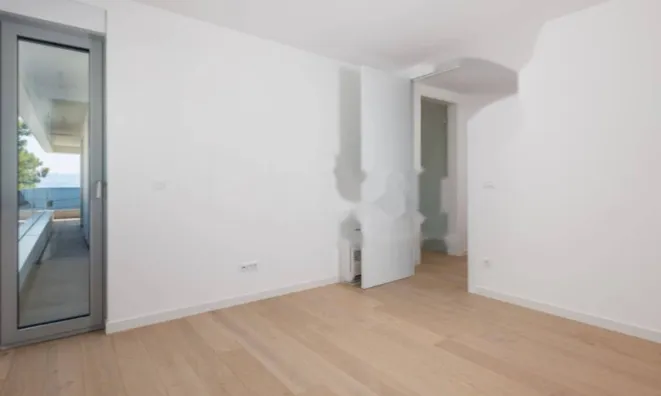 Недвижимость Трёхкомнатная квартира в центре: 16