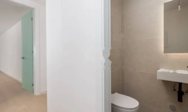 Недвижимость Трёхкомнатная квартира в центре: 19