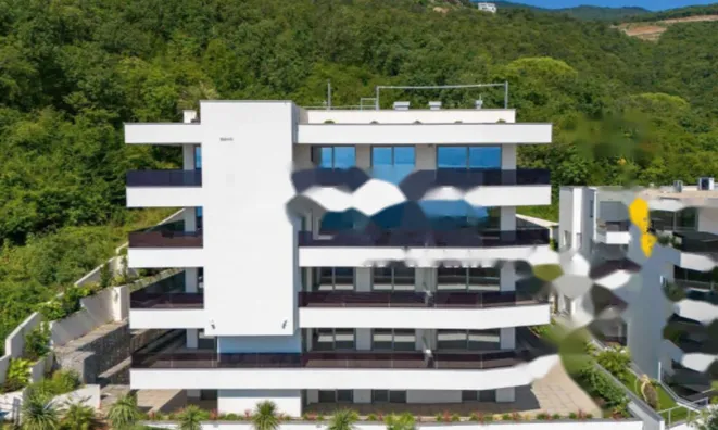 Недвижимость Трёхкомнатная квартира в центре: 24