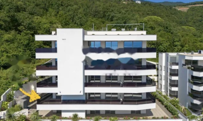 Недвижимость Трехкомнатная квартира в центре: 6