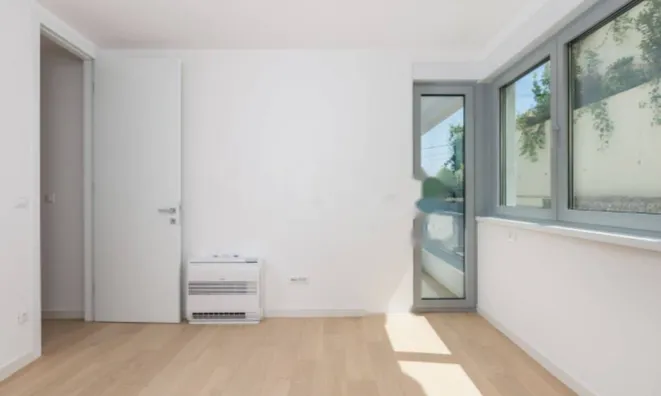 Недвижимость Трехкомнатная квартира в центре: 16