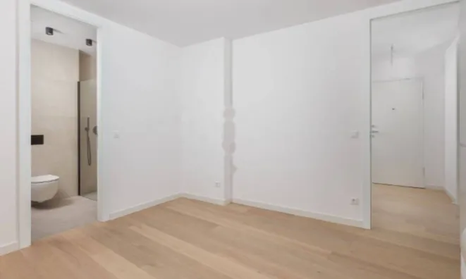 Недвижимость Трехкомнатная квартира в Центре: 22