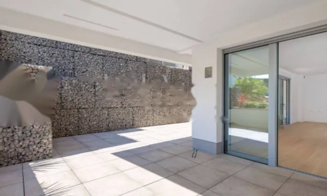 Недвижимость Трехкомнатная квартира в Центре: 25