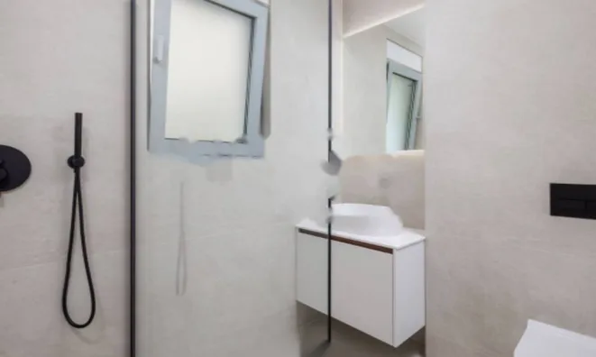 Недвижимость Трехкомнатная квартира Центр: 12