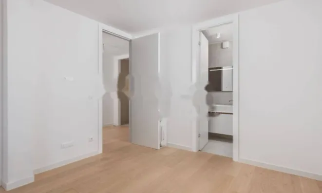 Недвижимость Трехкомнатная квартира в центре: 7