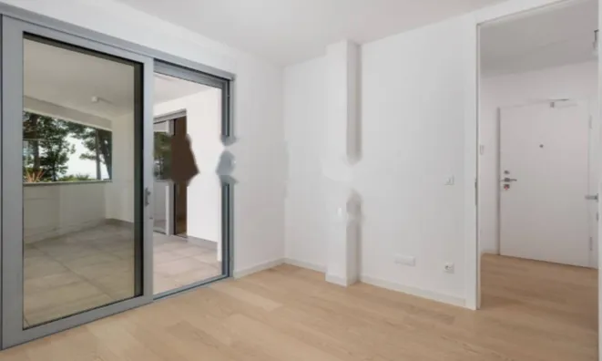 Недвижимость Трехкомнатная квартира в центре: 14