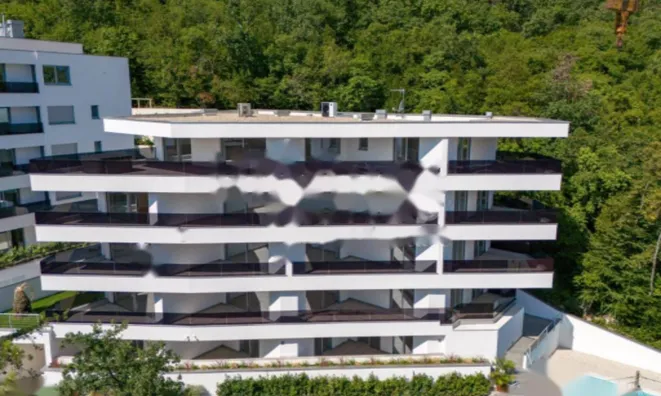 Недвижимость Трехкомнатная квартира Центр: 2