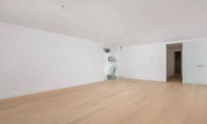 Недвижимость Трехкомнатная квартира Центр: 12