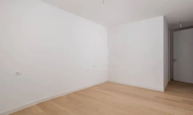 Недвижимость Трехкомнатная квартира Центр: 18