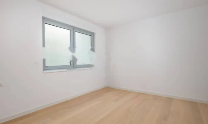 Недвижимость Трехкомнатная квартира Центр: 21