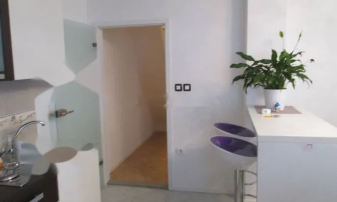 Недвижимость Четырехкомнатная квартира Оприч: 8