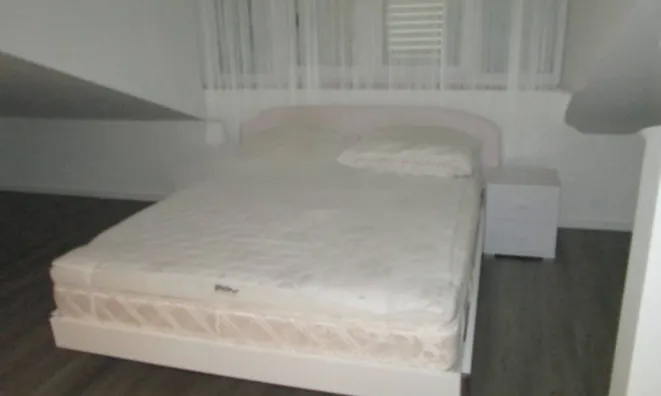 Недвижимость Четырехкомнатная квартира Оприч: 23