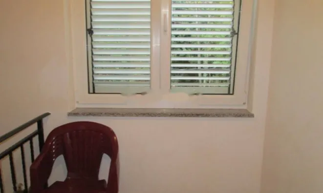 Недвижимость Четырехкомнатная квартира Оприч: 29