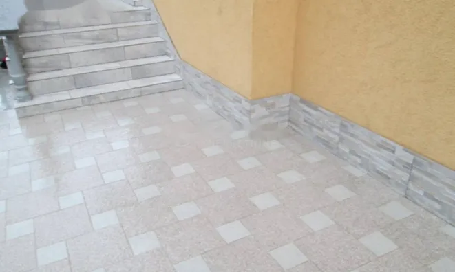 Недвижимость Четырехкомнатная квартира Оприч: 32