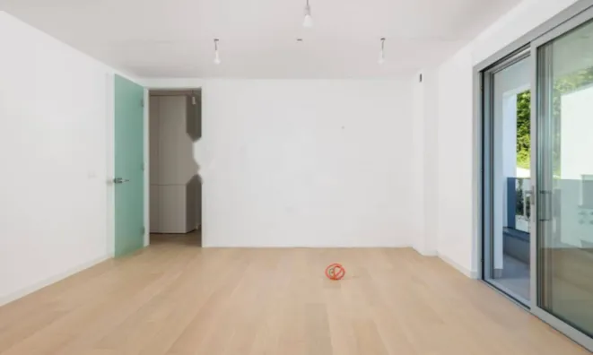 Недвижимость Трехкомнатная квартира Центр: 9