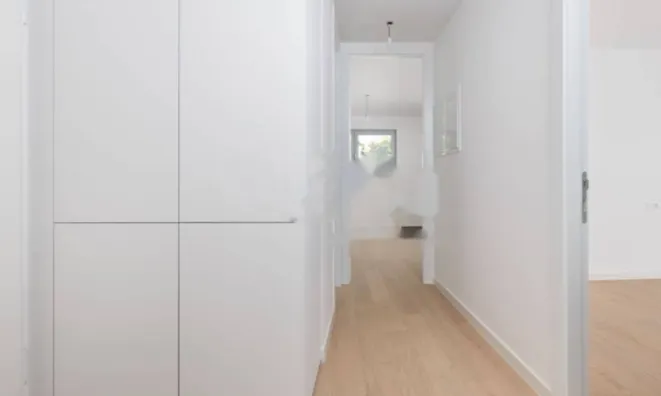 Недвижимость Трехкомнатная квартира Центр: 15