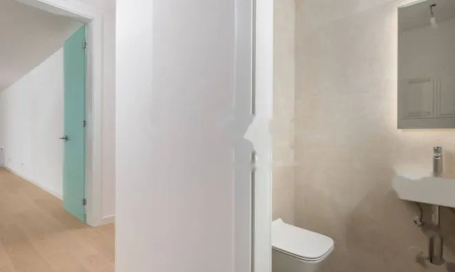 Недвижимость Трехкомнатная квартира Центр: 17