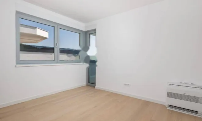 Недвижимость Трехкомнатная квартира Центр: 20