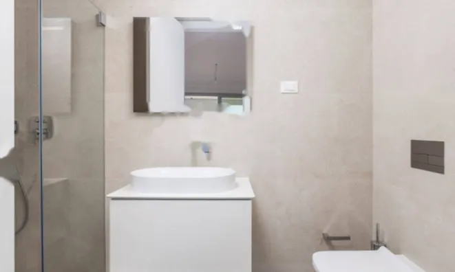 Недвижимость Трехкомнатная квартира в центре: 17