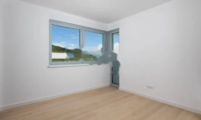 Недвижимость Трехкомнатная квартира в центре: 10