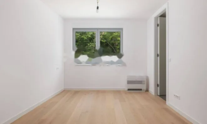 Недвижимость Трехкомнатная квартира в центре: 16