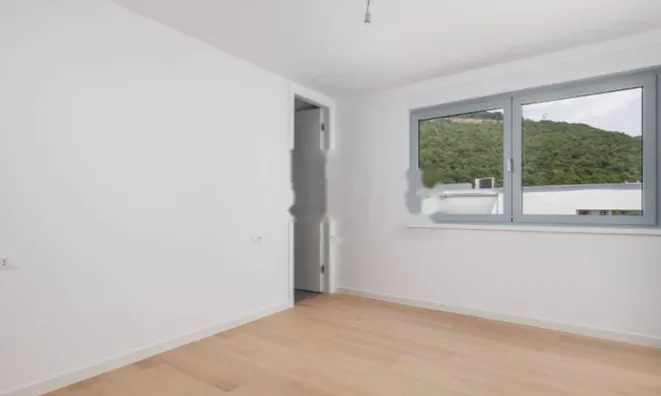 Недвижимость Трехкомнатная квартира в центре: 20