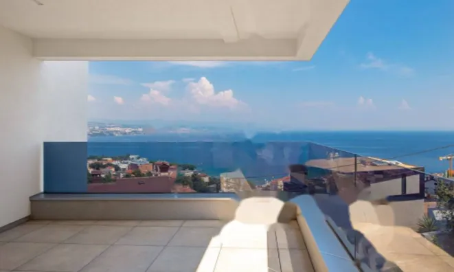 Недвижимость Трехкомнатная квартира Центр: 1