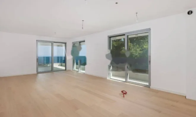 Недвижимость Трехкомнатная квартира Центр: 2