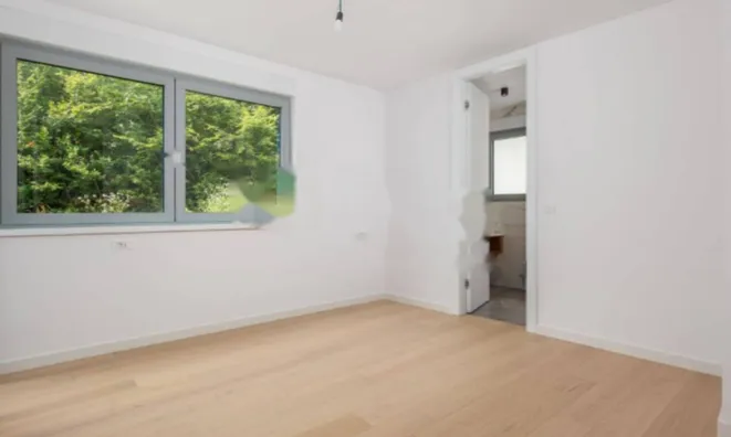 Недвижимость Трехкомнатная квартира Центр: 12