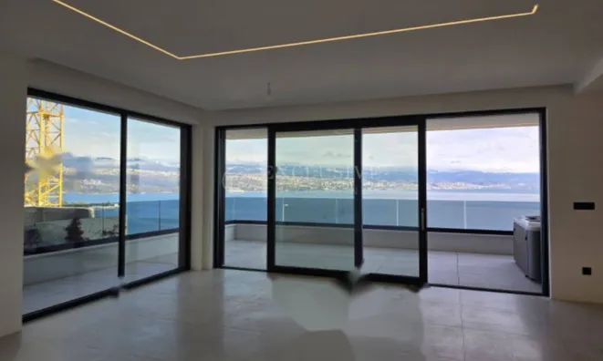 Недвижимость Четырехкомнатная квартира Центр: 2