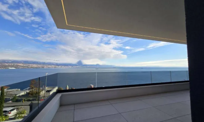 Недвижимость Четырехкомнатная квартира Центр: 3