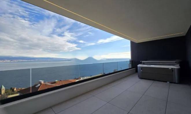 Недвижимость Четырехкомнатная квартира Центр: 5