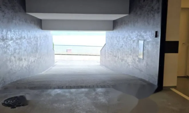 Недвижимость Четырехкомнатная квартира Центр: 16