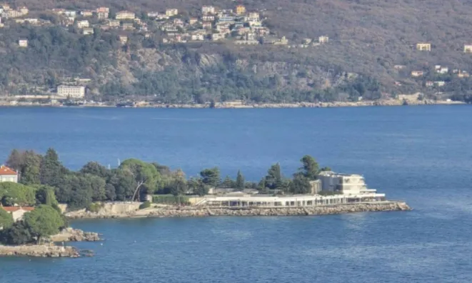 Недвижимость Четырехкомнатная квартира Центр: 18