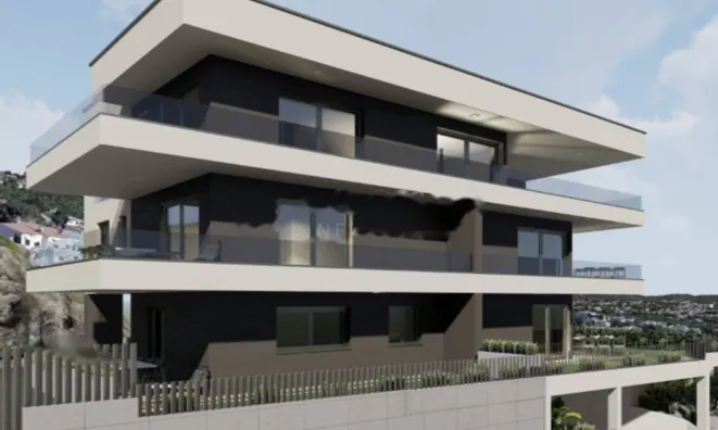 Недвижимость Трехкомнатная квартира в центре: 4