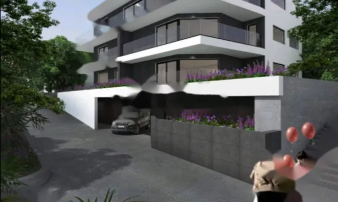 Недвижимость Трехкомнатная квартира в центре: 9