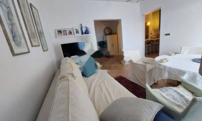 Недвижимость Трехкомнатная квартира в центре: 2