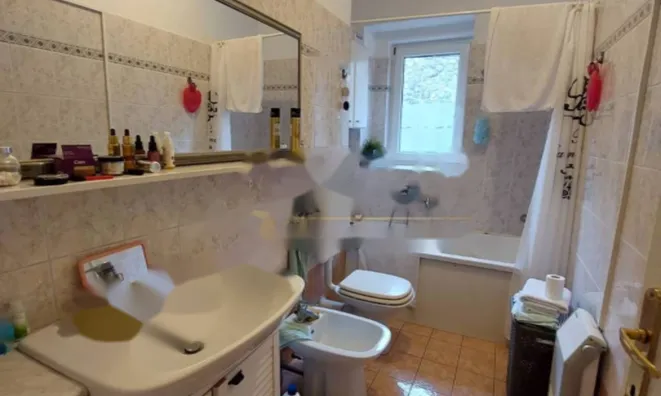 Недвижимость Трехкомнатная квартира в центре: 12