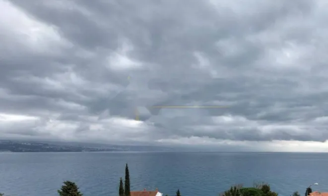 Недвижимость Трехкомнатная квартира в центре: 17